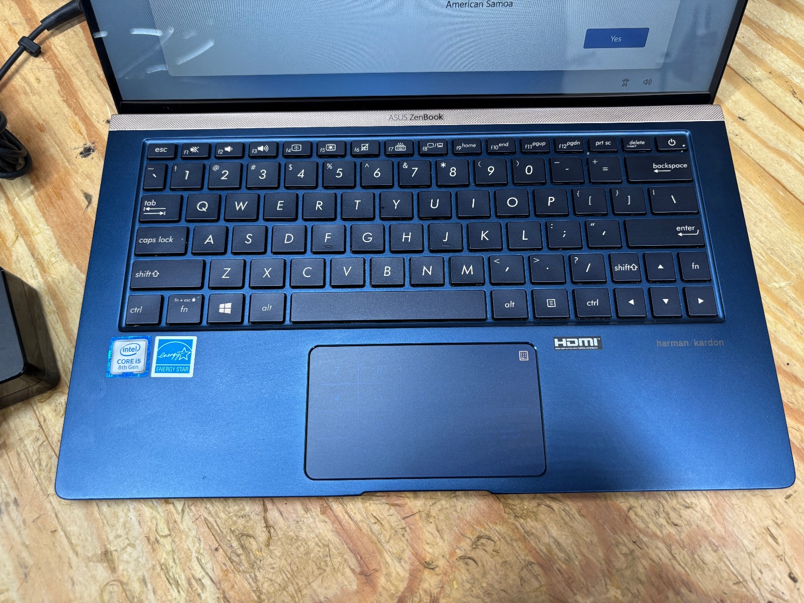ASUS ZenBook 13 UX333FA 13.3″ i5-8265U 8GB 256GB SSD Win11 Ultrabook w/ Sleeve
