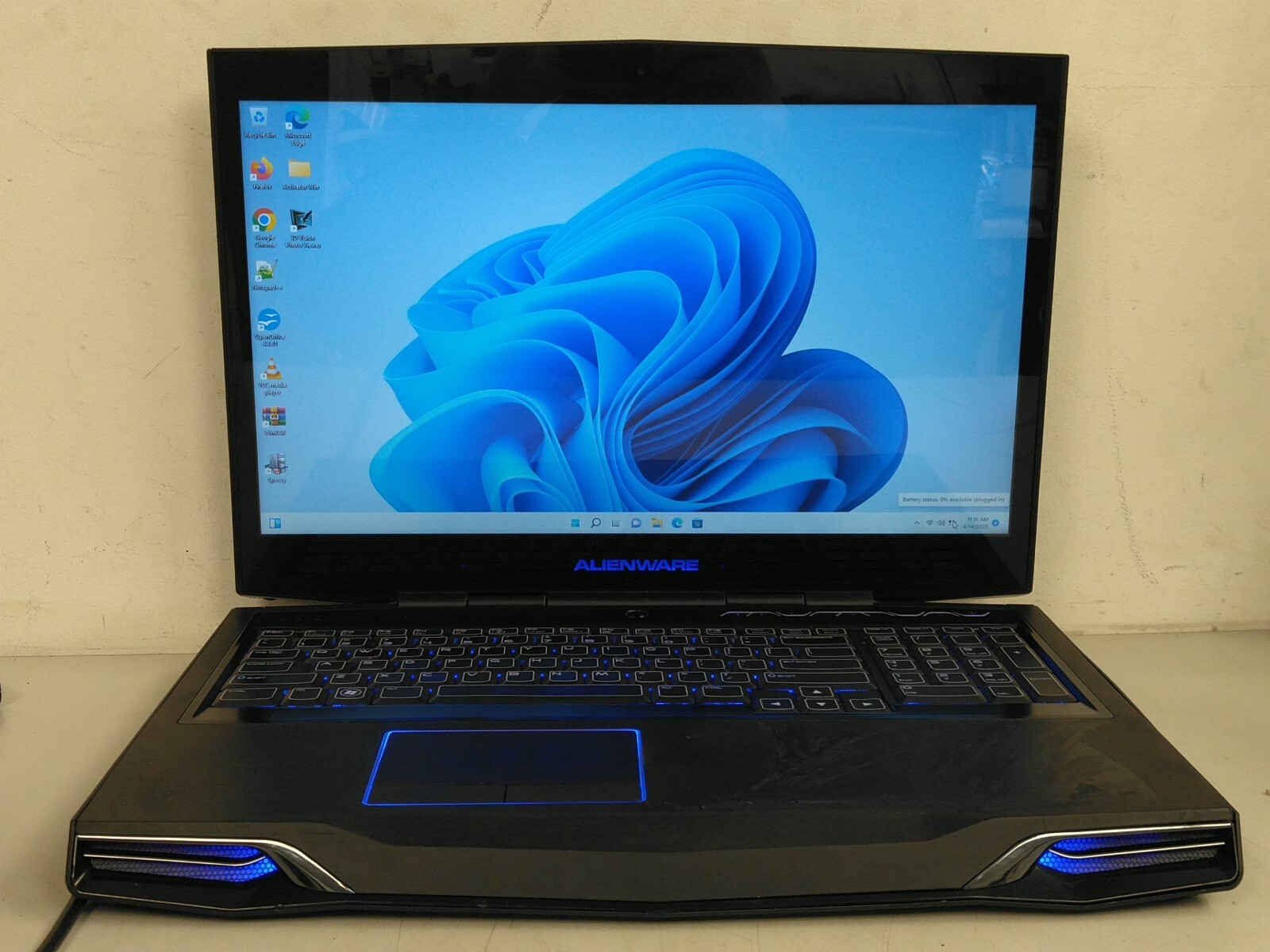 Dell Alienware M17xR3 17.3” i7-2760QM 2.4ghz 12gb ram 1TB Charger*READ CYC46R1