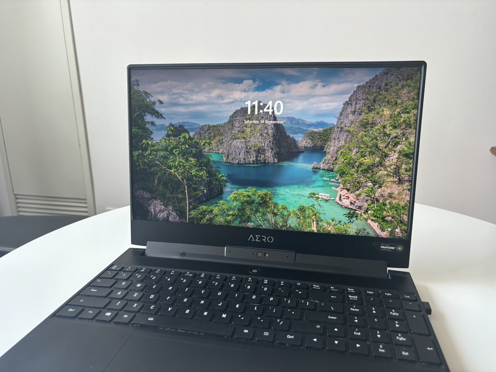 Giga-Byte Technology Aero 15X v8-BK4 15″ Ultra Slim Gaming Laptop 144Hz IPS Anti