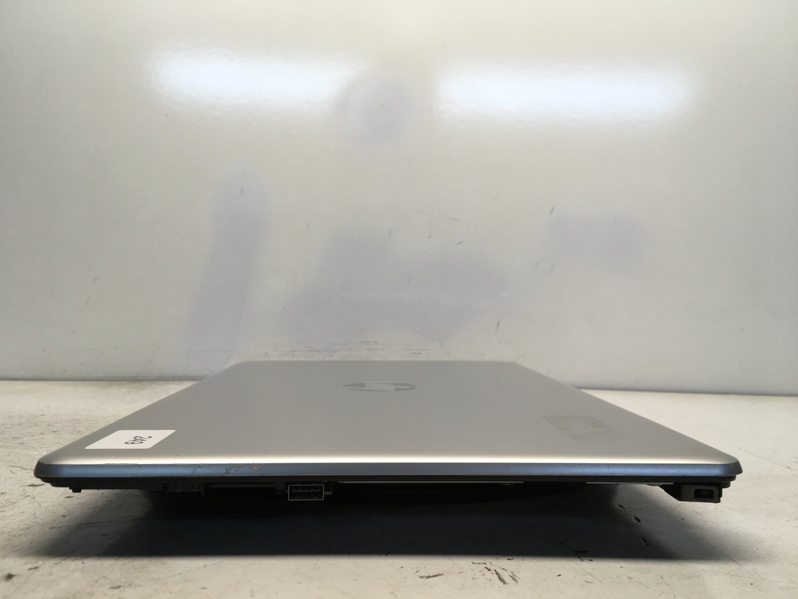 HP 17-CA1 AMD Ryzen 3 3200U 2600MHz 4 GB NO HDD