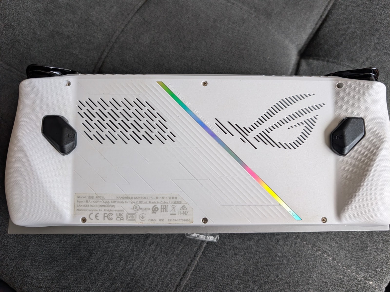 Asus ROG Ally 7″ AMD Ryzen Z1 Extreme 16GB RAM 512GB White RC71L