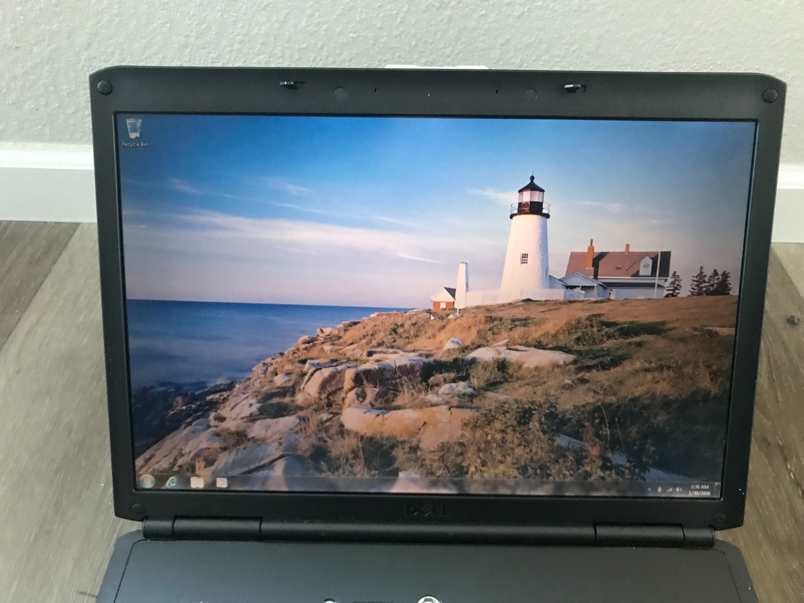 Dell VOSTRO 1700 17″ Intel Celeron 550 2.00GHz 1.00GB RAM 120GB HDD Win 7 Pro