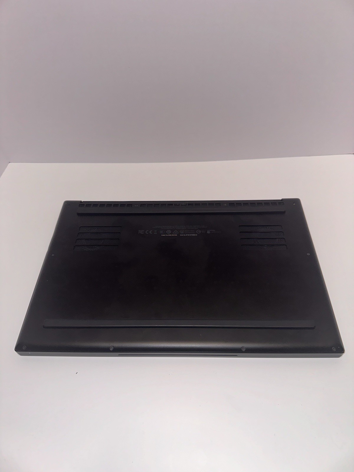 Razer Blade 15 Advanced 240Hz FHD i7-8750H 2.20GHz 16GB 512GB SSD GTX 1060 Max-Q