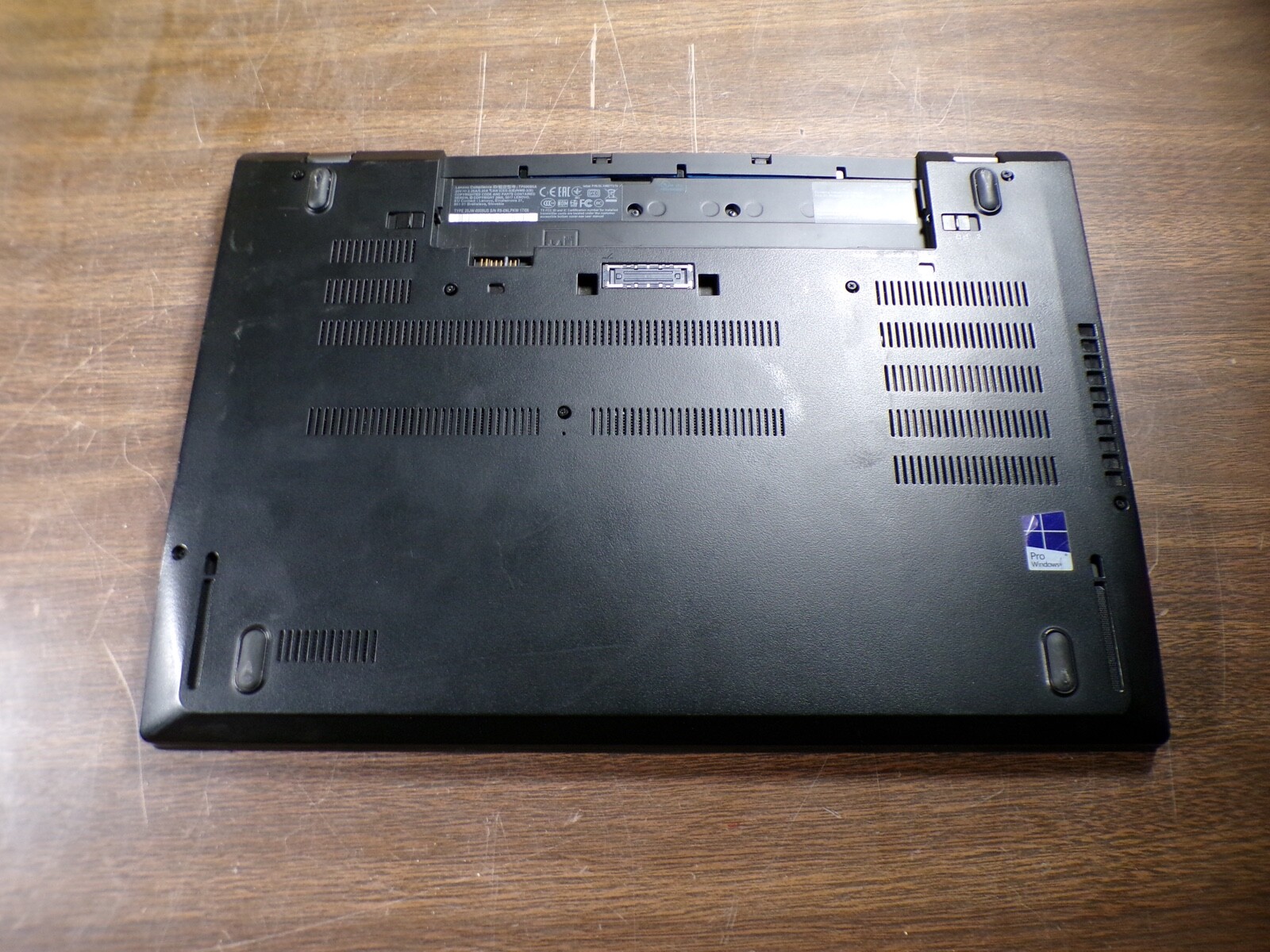 THINKPAD LENOVO T570 INTEL CORE i5-6300U 2.40GHZ 4GB RAM **NO HD/ NO CADDIE