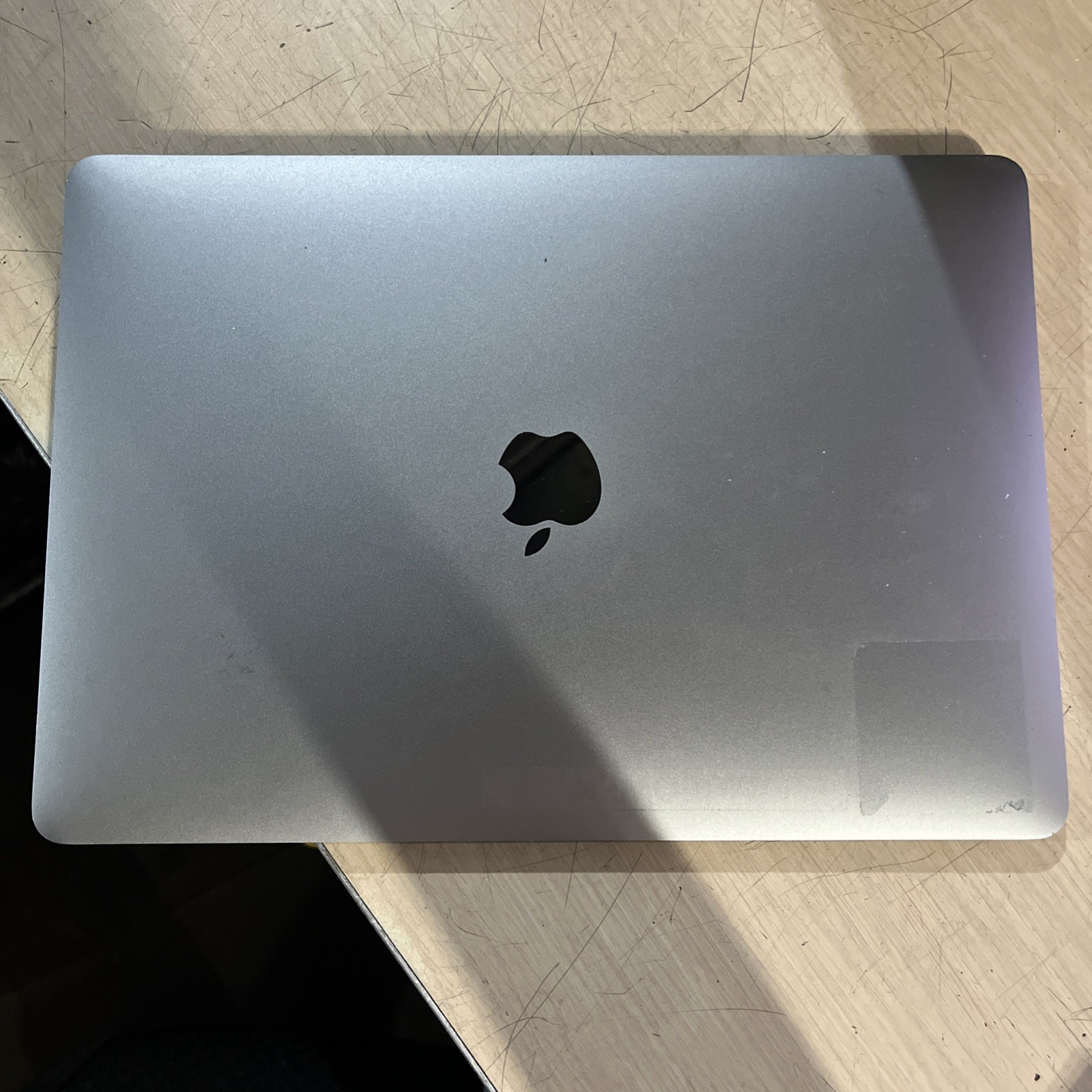 APPLE MACBOOK AIR 13″ SCISSOR, 2020 CORE I3-1000NG4 1.1GHZ 8GB RAM 256SSD .