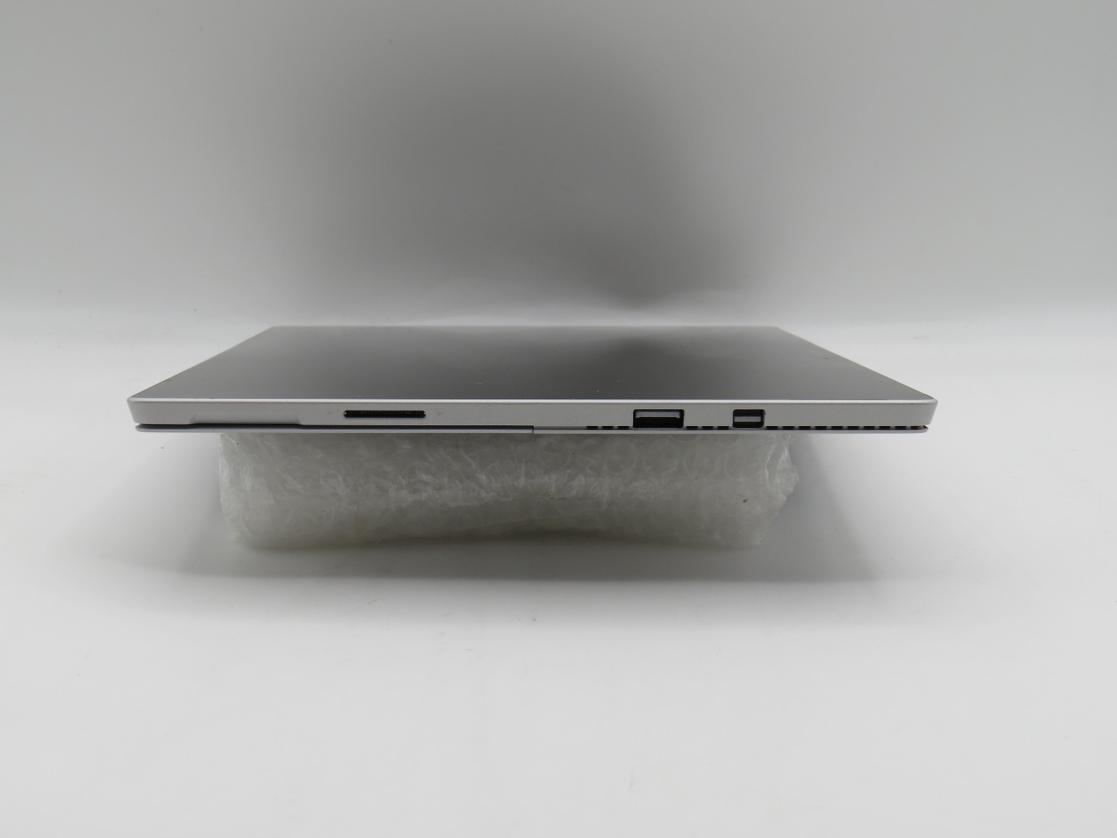 Microsoft Surface Pro 4 i7-6650U@2.2GHz 8GB RAM 12″ 256GB HD No OS/AC