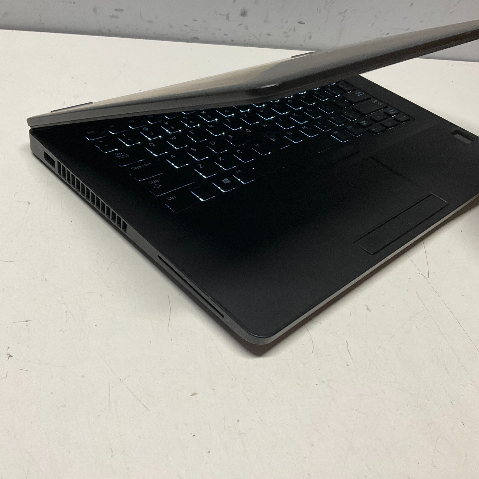 Dell Latitude E5470 14″ Laptop Intel i7-6820HQ 2.70GHz 8GB 256GB SSD Windows 10