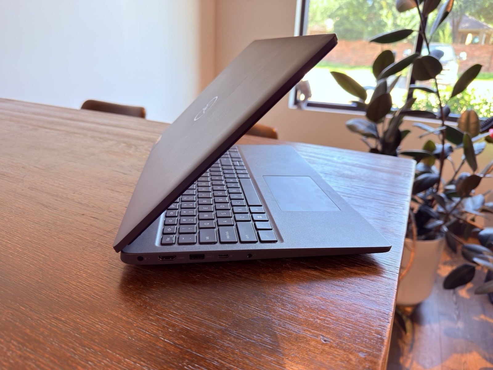 Dell Latitude 3540 15.6″ i7-1355U 13th Gen 16GB RAM 512GB NVMe SSD Windows11 Pro