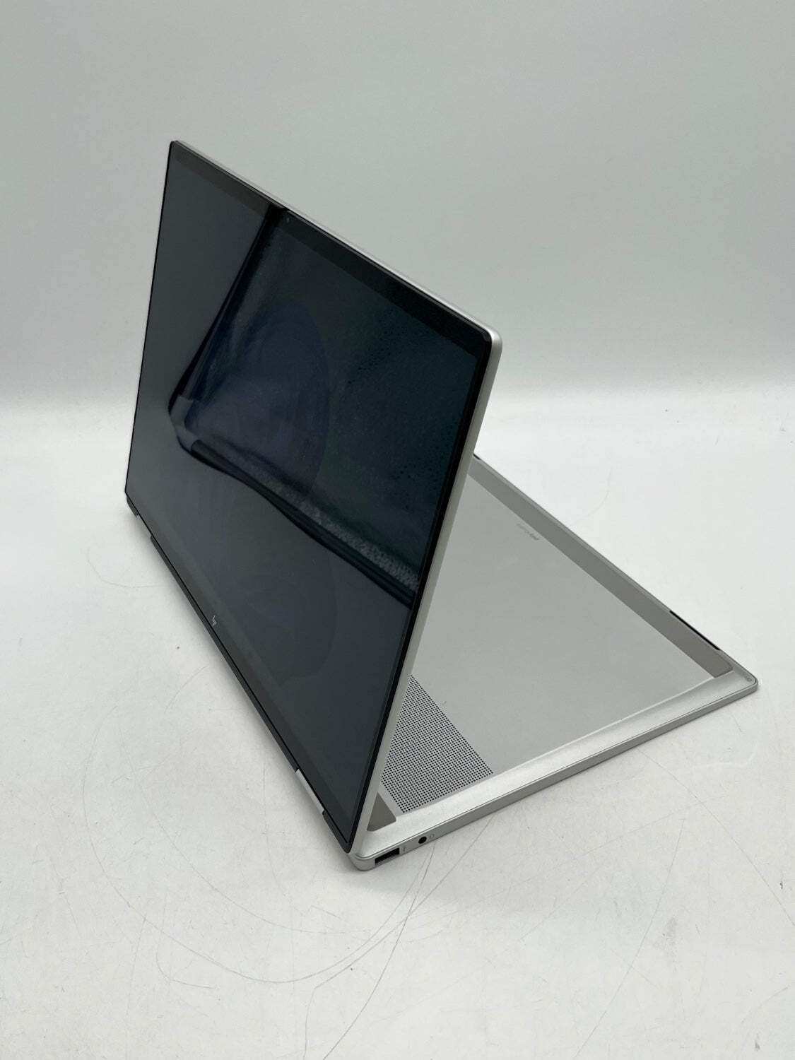 HP Omnibook 7 Flip 16-AU0265NR 16″ Core Ultra 5 226V 2.1GHz 16GB RAM 512GB SSD