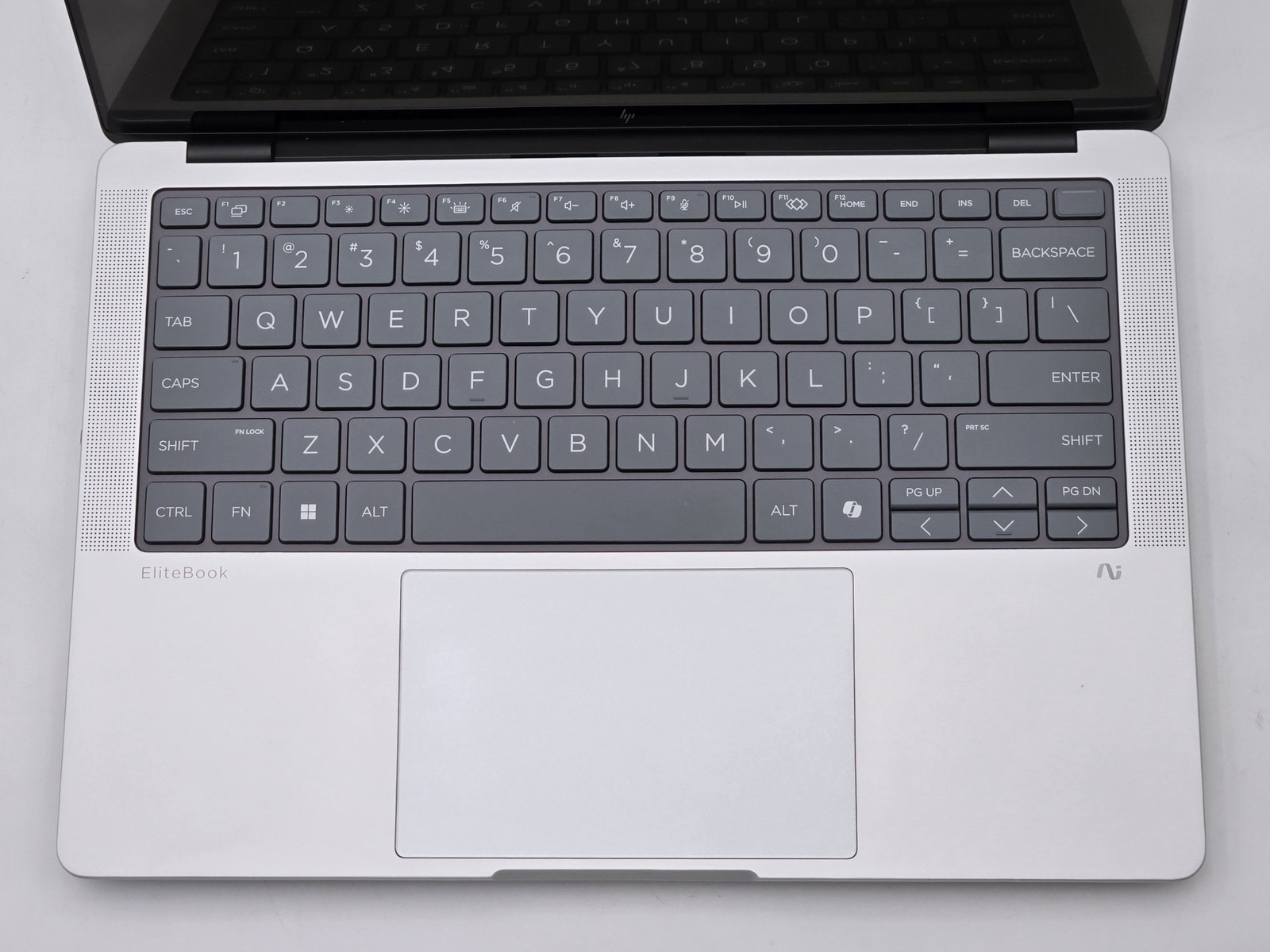 HP EliteBook X G1a 14″ 2880 x 1800 RYZEN AI 9 HX PRO 375 1TB SSD 64GB W11P 120Hz