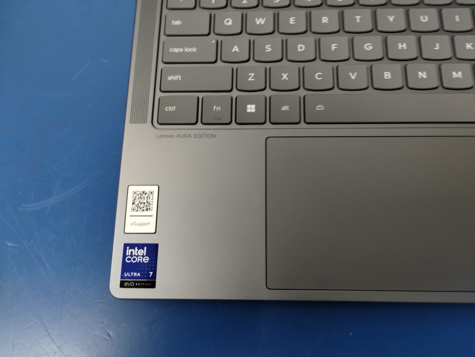 Lenovo Slim 7 14ILL10, Intel Core Ultra 7 258V, 2.20 GHz, 32 GB RAM, 1 TB NVMe