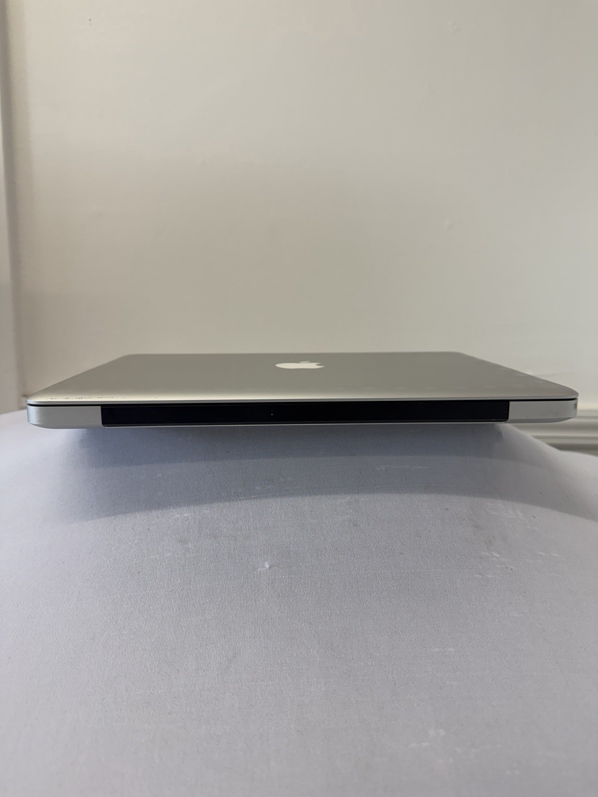 Apple Macbook Pro 2012 13-in Lapbook – Good Screen – Intel i5-3210m – Read Des
