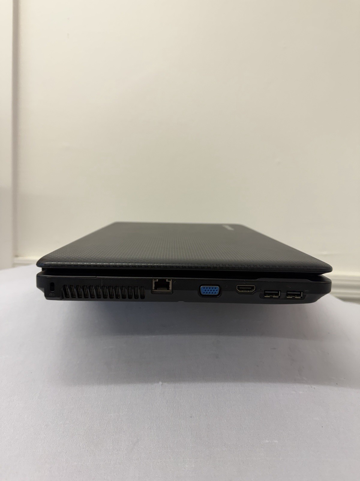 Lenovo 6550 Laptop – Good Screen – Intel Duo T6600 – Read Des