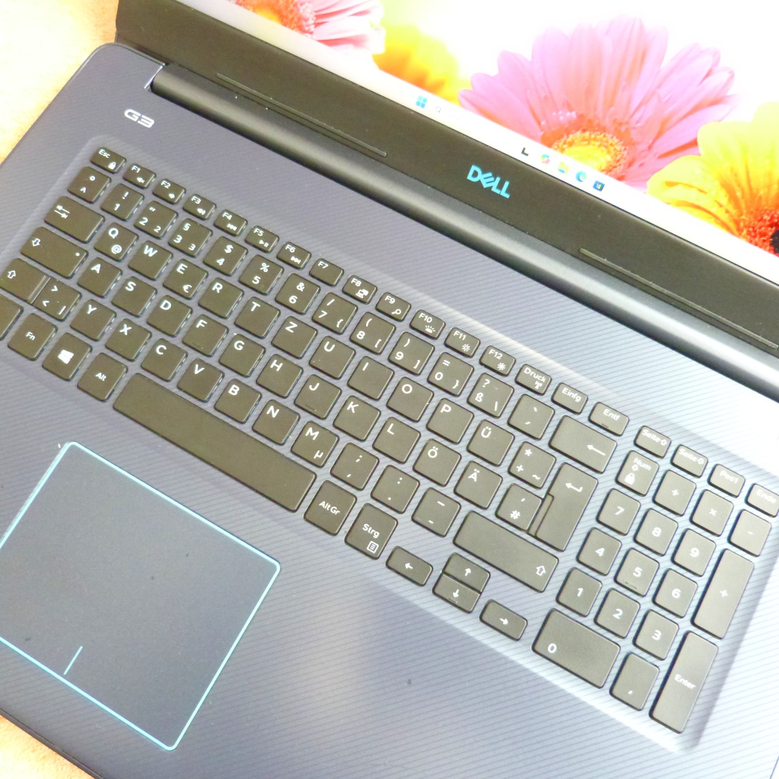 Dell 3779 G3 P35E l 17 inch FULLHD GAMING l SSD Windows 11 l 16GB RAM Intel 8GEN