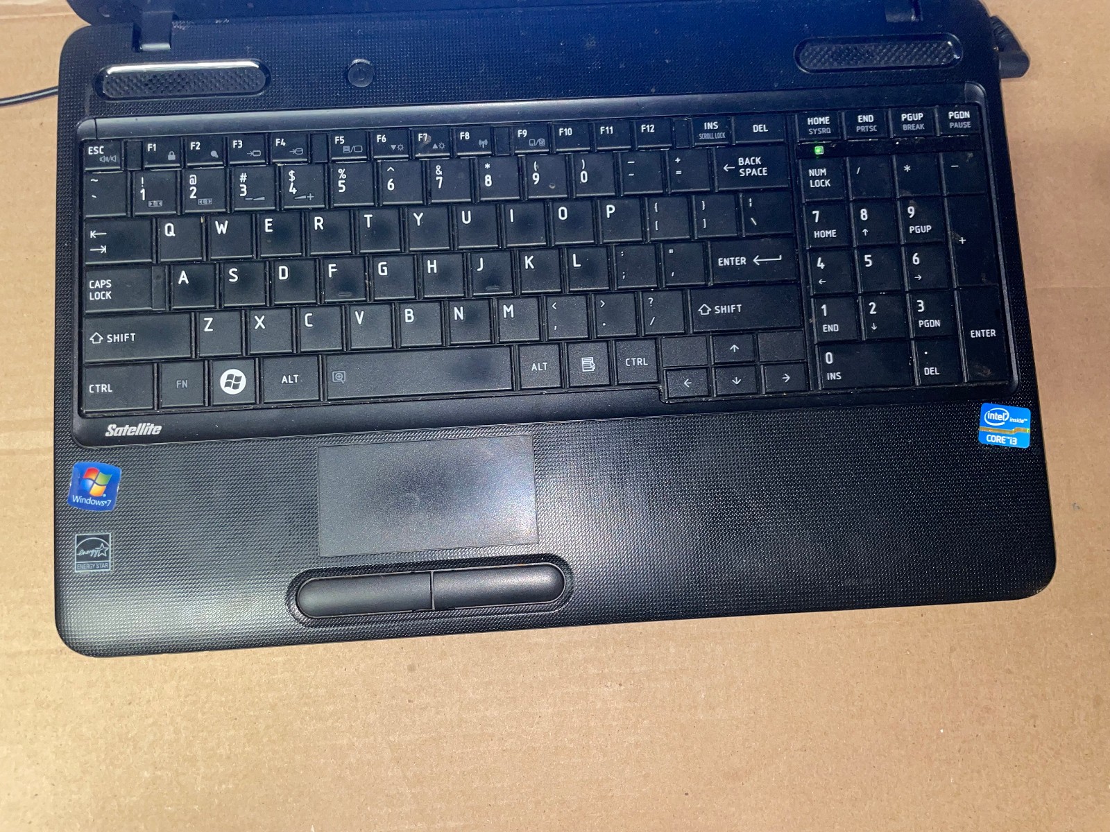 TOSHIBA SATELLITE C655-S5305. Core i3-2330M @ 2.20GHz. 4GB. NO HDD. READ.