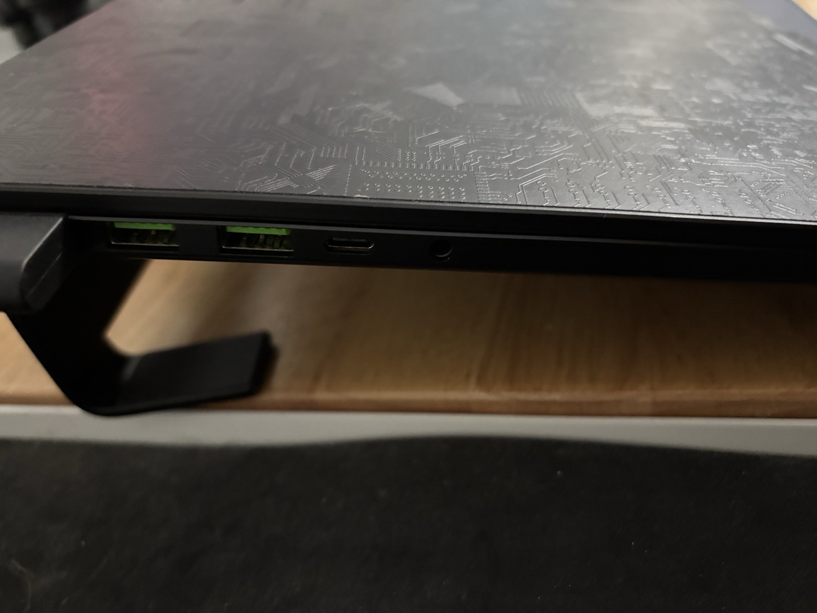 Razer Blade 16 QHD+ OLED Laptop Ryzen AI 9 365, 32GB RAM, 1TB+2TB SSD, RTX 5080