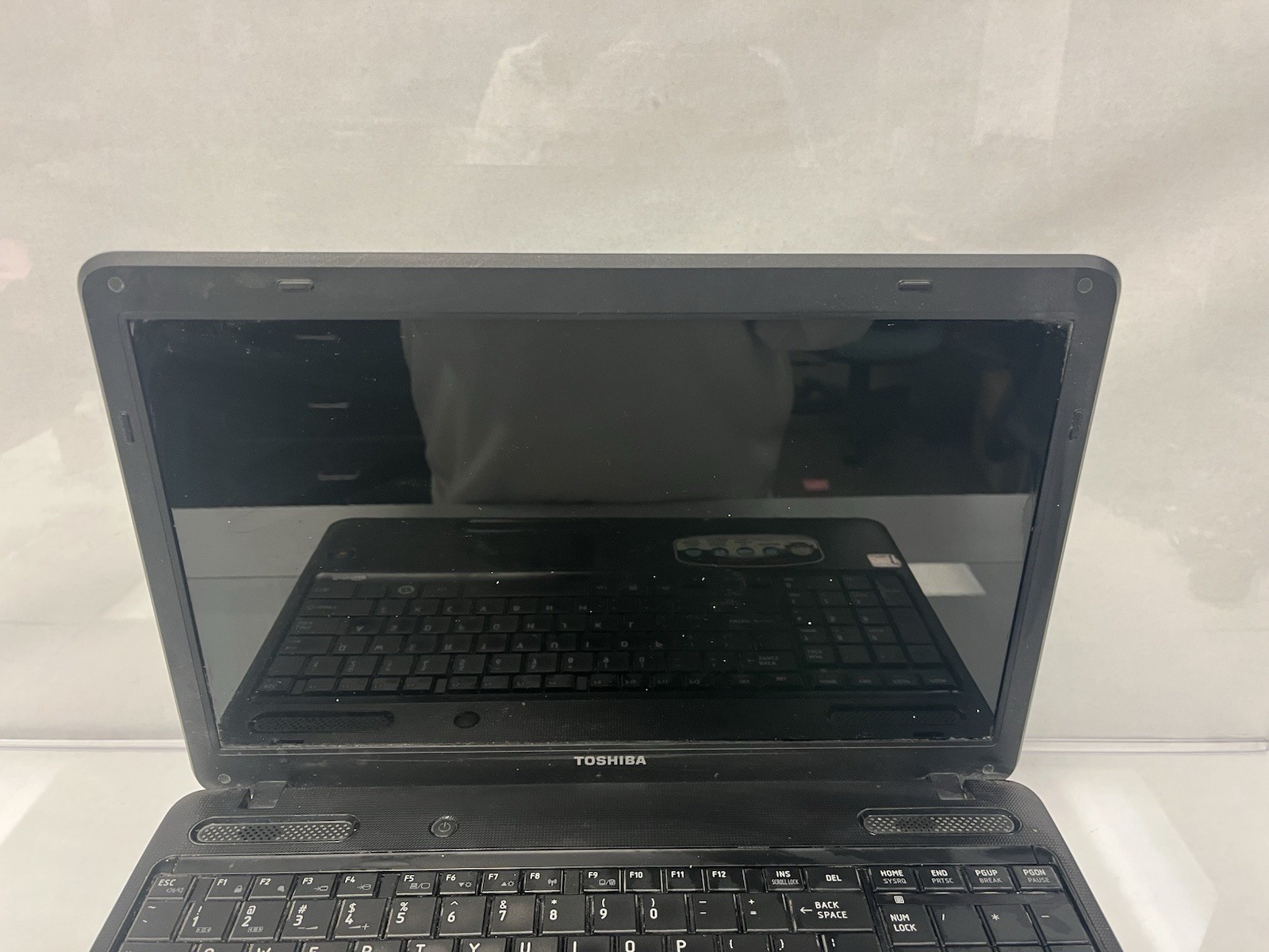 Toshiba C655D-S5088 AMD Athlon II P340 Dual Core 2.20GHz 4GB RAM 500GB HDD