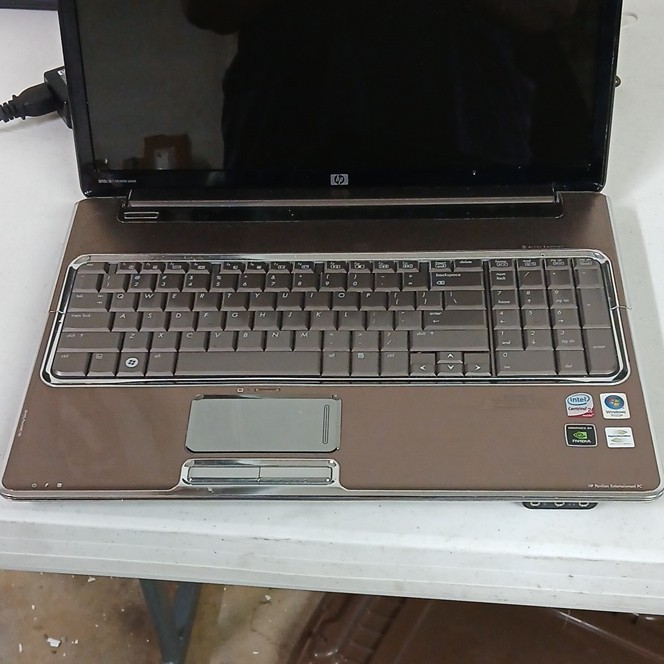 HP Pavilion 17in Laptop Intel Core 2 Duo Windows Vista NVIDIA GPU Brown