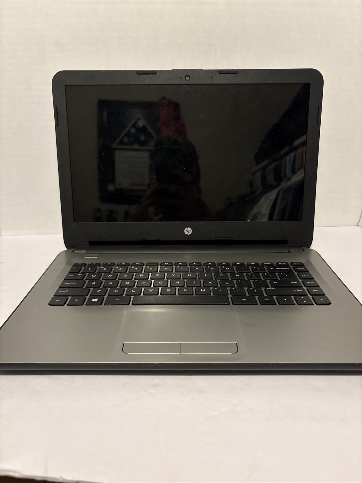 HP 14-an012nr LAPTOP AMD E2-7110 @ 1.80 GHZ RAM-4GB HDD-32GB WINDOWS 10