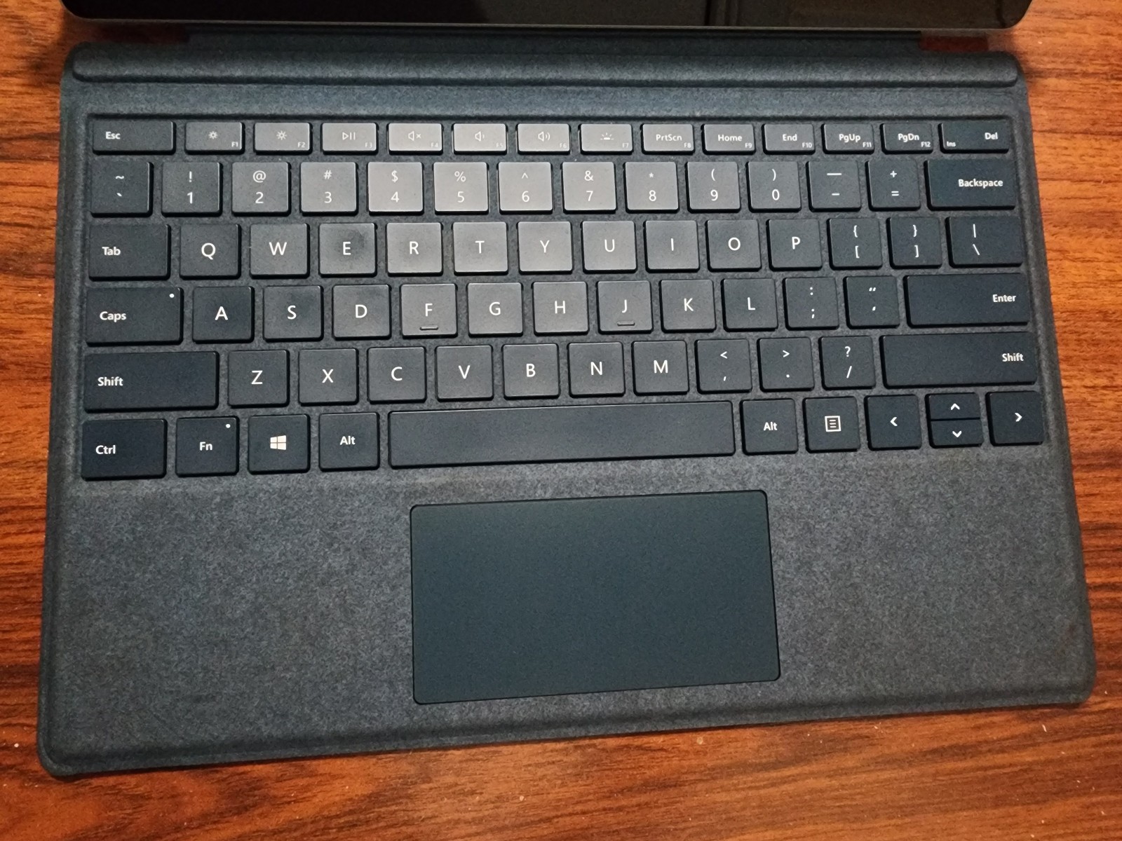 Microsoft Surface Pro 7 1866 Core i7-1065G7 1.3GHz 16GB 256GB Windows 11 Pro