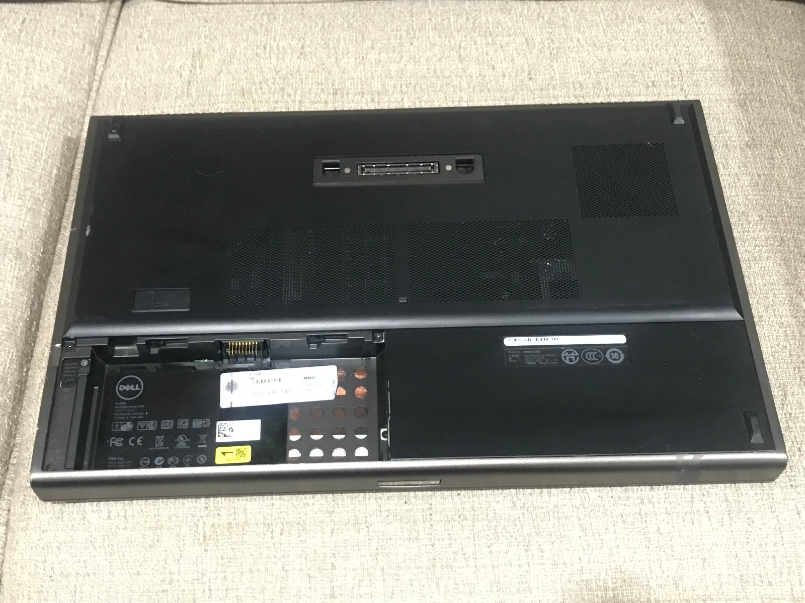Dell Precision M6600 17″ i7-2720QM CPU @2.2GHz RAM 12GB