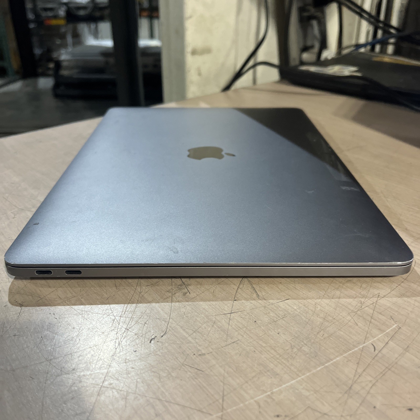 APPLE MACBOOK PRO 13″ MID-2017 CORE I5-7360U 2.3GHZ 8GB RAM NO HD .