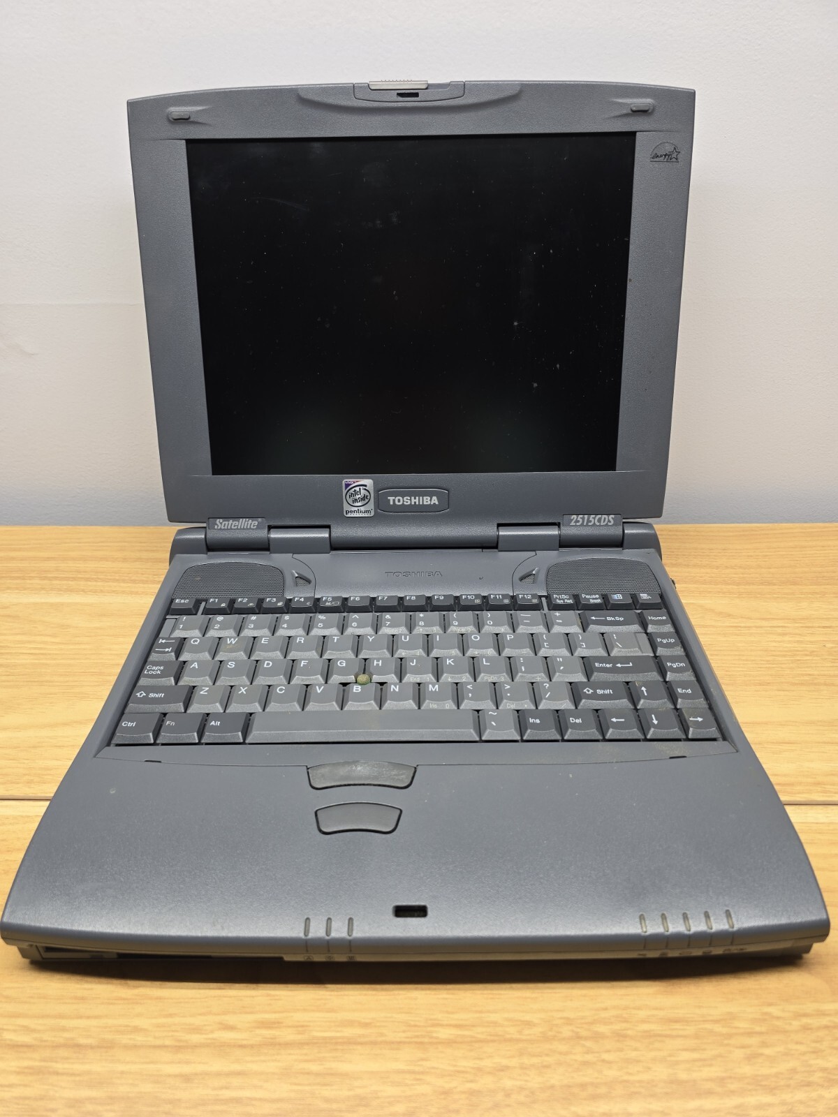 Toshiba Satellite 2535CDS Laptop No Power Adapter Screen Intact – For Parts Only