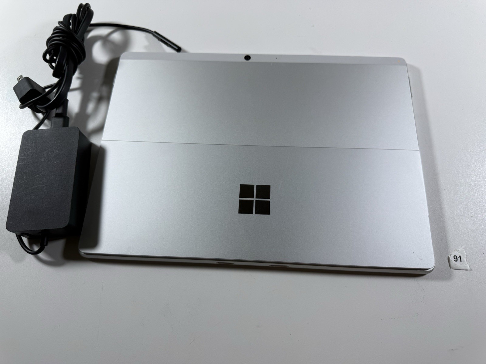 Microsoft Surface Pro 8 (1982) i5-1145G7 – 16GB RAM – 256GB 120Hz – Win 11 Pro