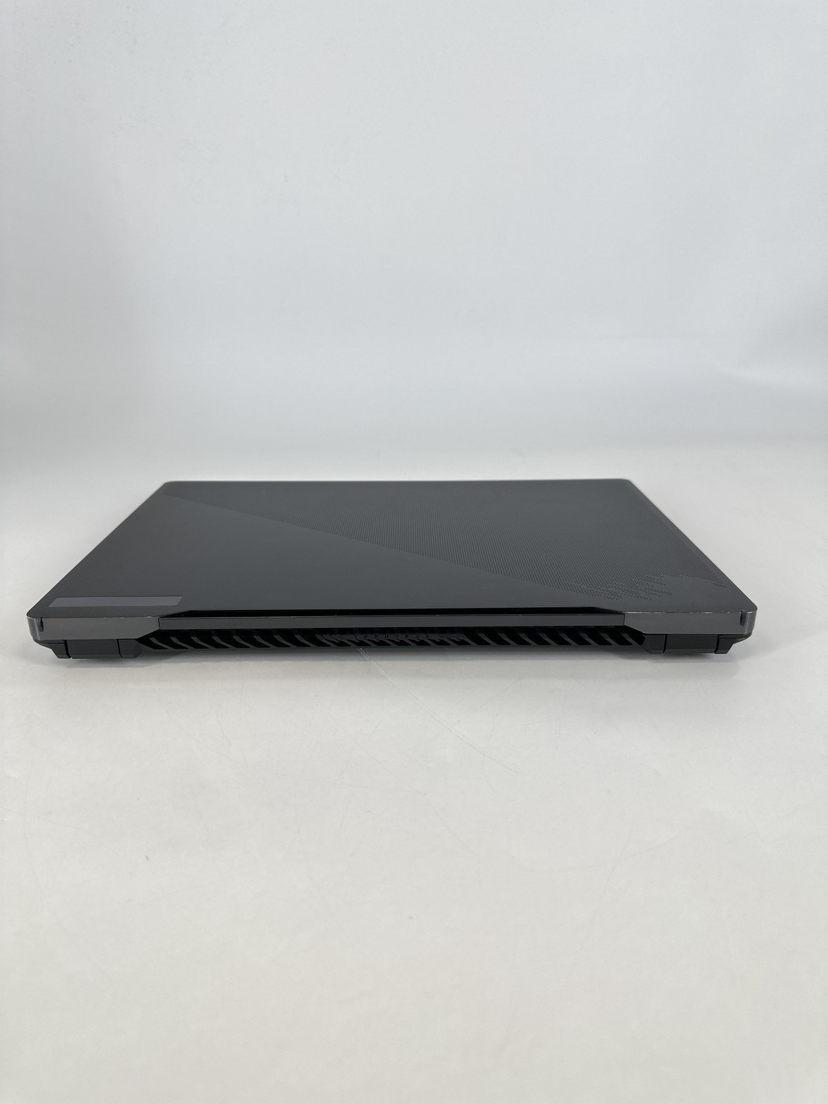 Asus ROG Zephyrus M16 GU604 240Hz QHD+ 2.6GHz i9-13900H 16GB 1TB SSD RTX 4070