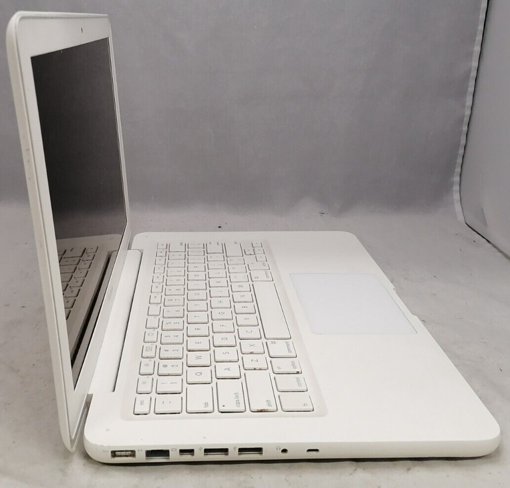 FOR PARTS 13.3″ Apple MacBook A1342 (Intel Core 2 Duo P8600/2GB RAM/NO HDD)