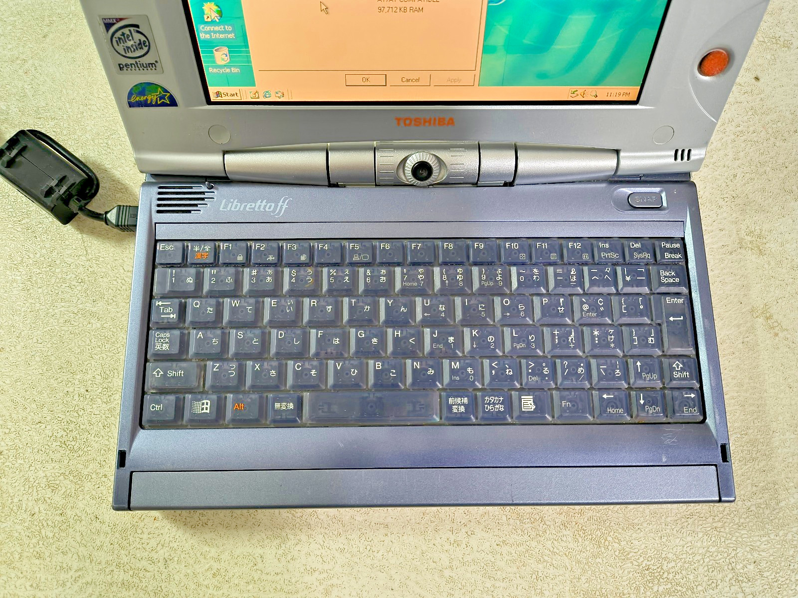 Toshiba Libretto ff1100v Intel P266MHz 96MB, 100GB HD Win2K CD-ROM Floppy RARE