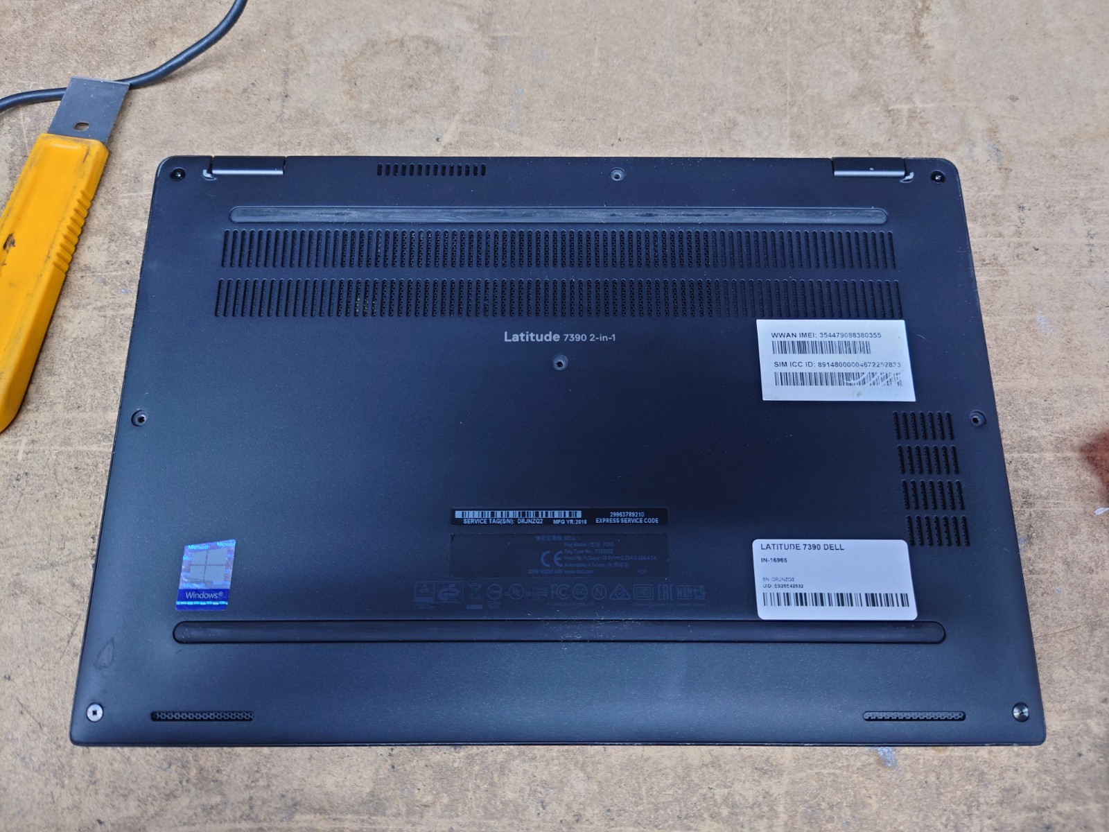 Dell Latitude 7390 2-n-1 13.3″ FHD i7-8650U 16GB RAM Touchscreen No OS/SSD