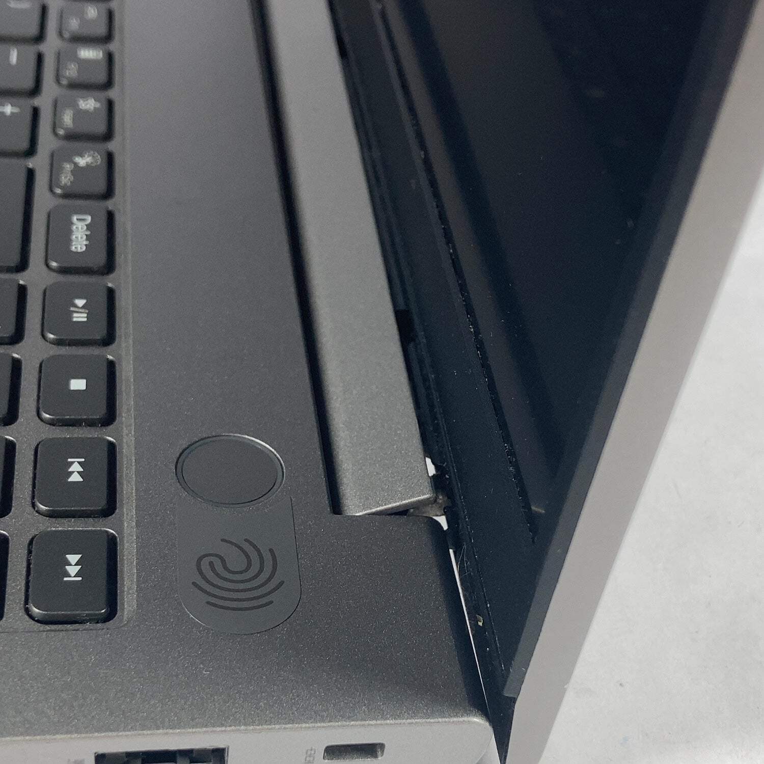 Lenovo ThinkBook 15 Gen 2 ARE Ryzen 5 4600U 2.1GHz 8GB RAM NO HDD NO CHARGER