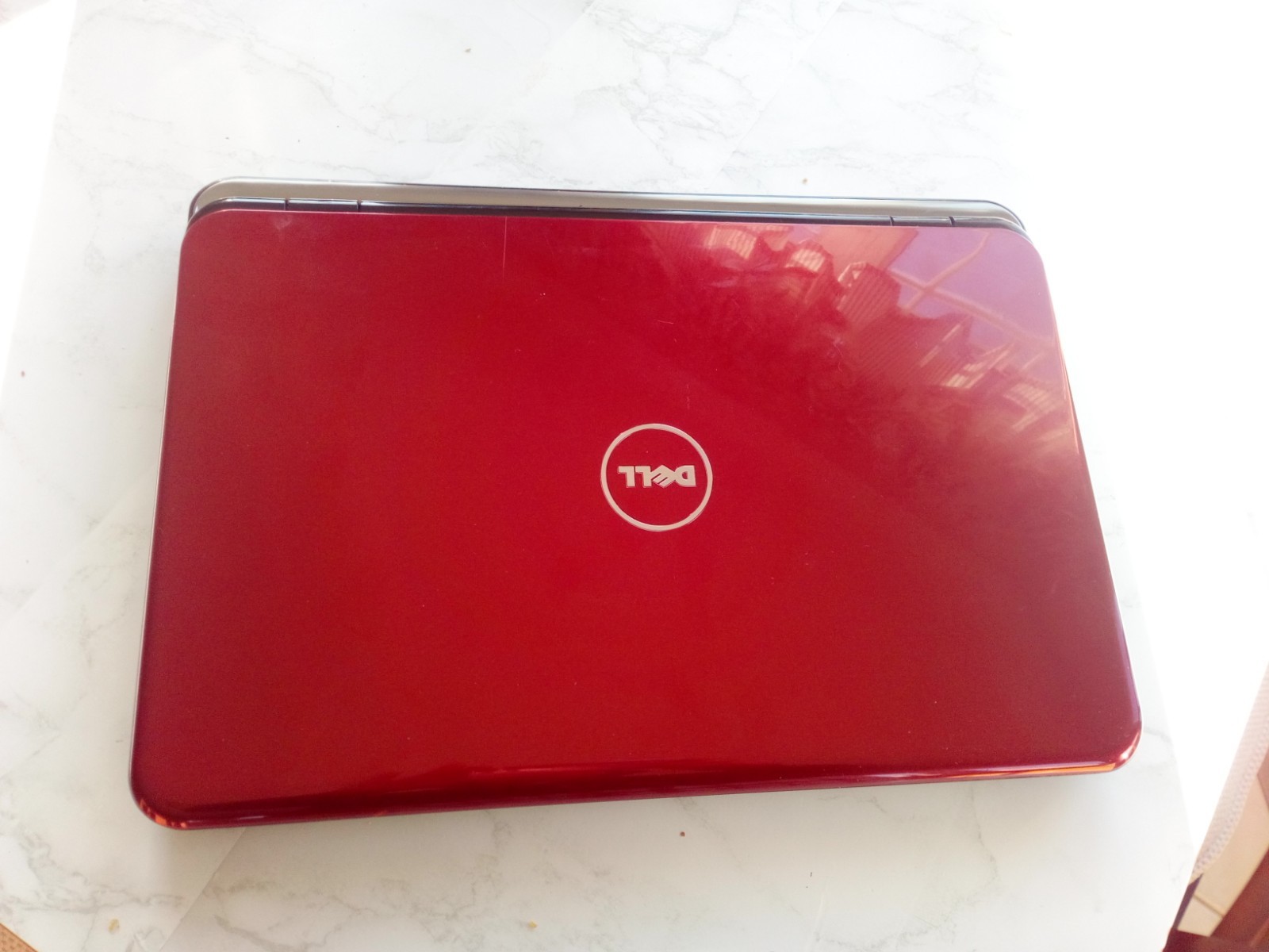 dell inspiron N5010 laptop Red back cover, no power, no screen, bad battery