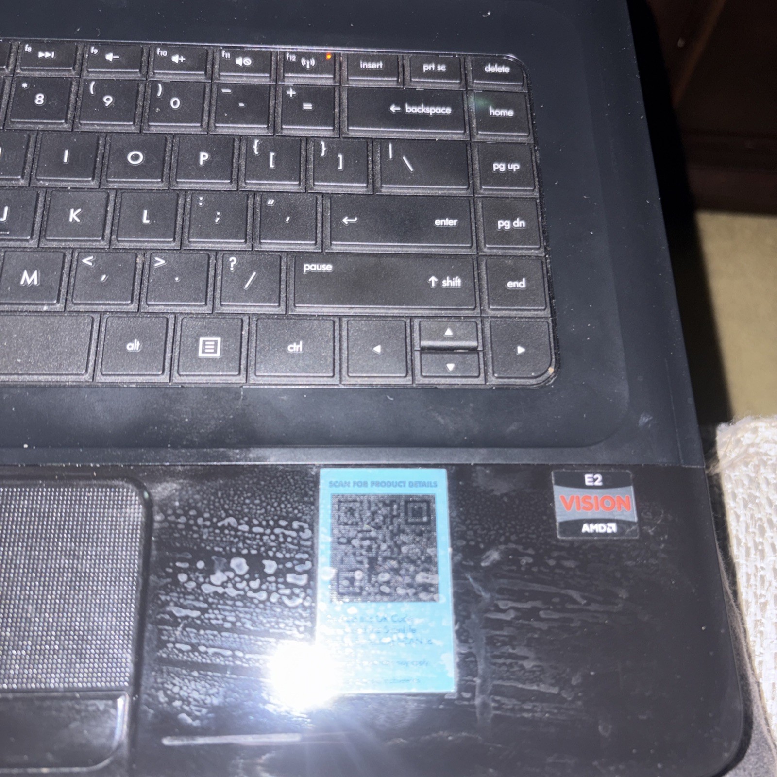 HP 2000 Laptop AMD E2 Vision For Parts/Repair Works
