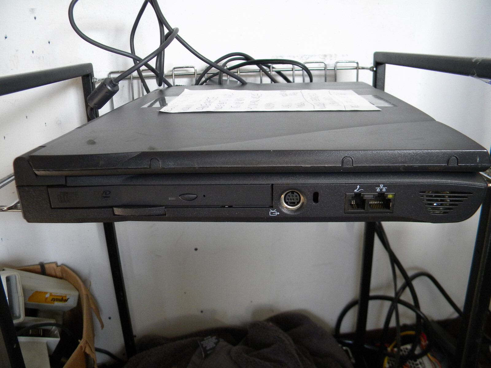 Dell Latitude C840 15″ P4 2.0GHz 256MB RAM 40GB HDD DB9/Parallel GEFORCE4GO CDR