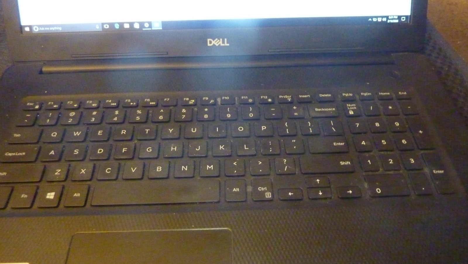 Dell Inspiron 3781 17″ Intel i3-7020U 8GB RAM, 1TB HDD, WIN10 HOME, OEM CHARGER