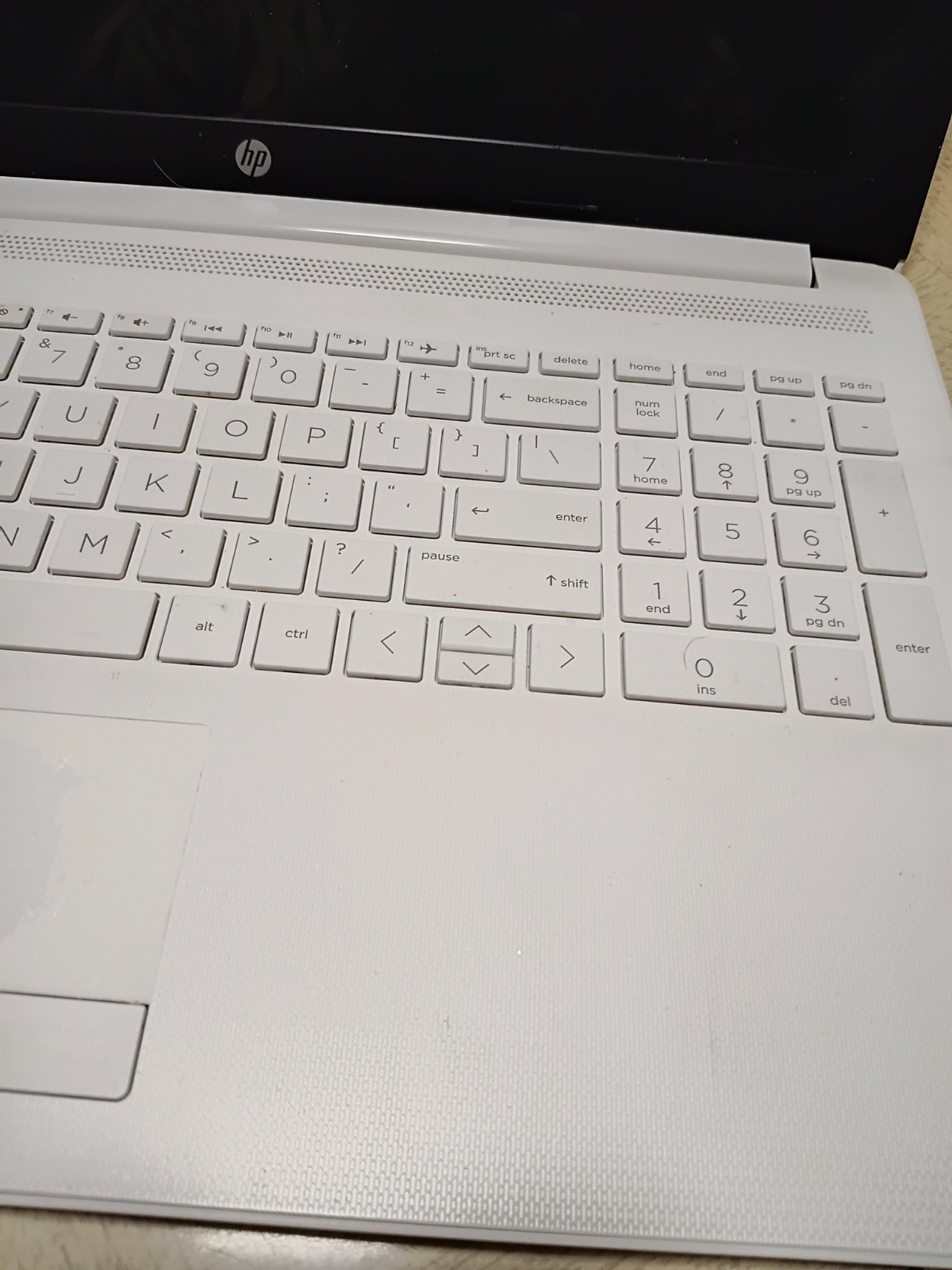 HP 15.6 Notebook – 15-da0043nr White 2019