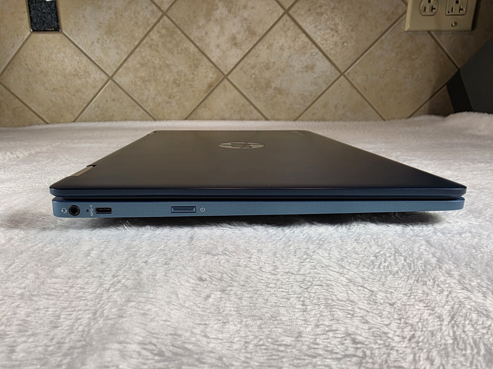 HP Chromebook x360 14a-ca0190wm 14″ Blue 4 GB DDR4 64GB eMMC Celeron Processor