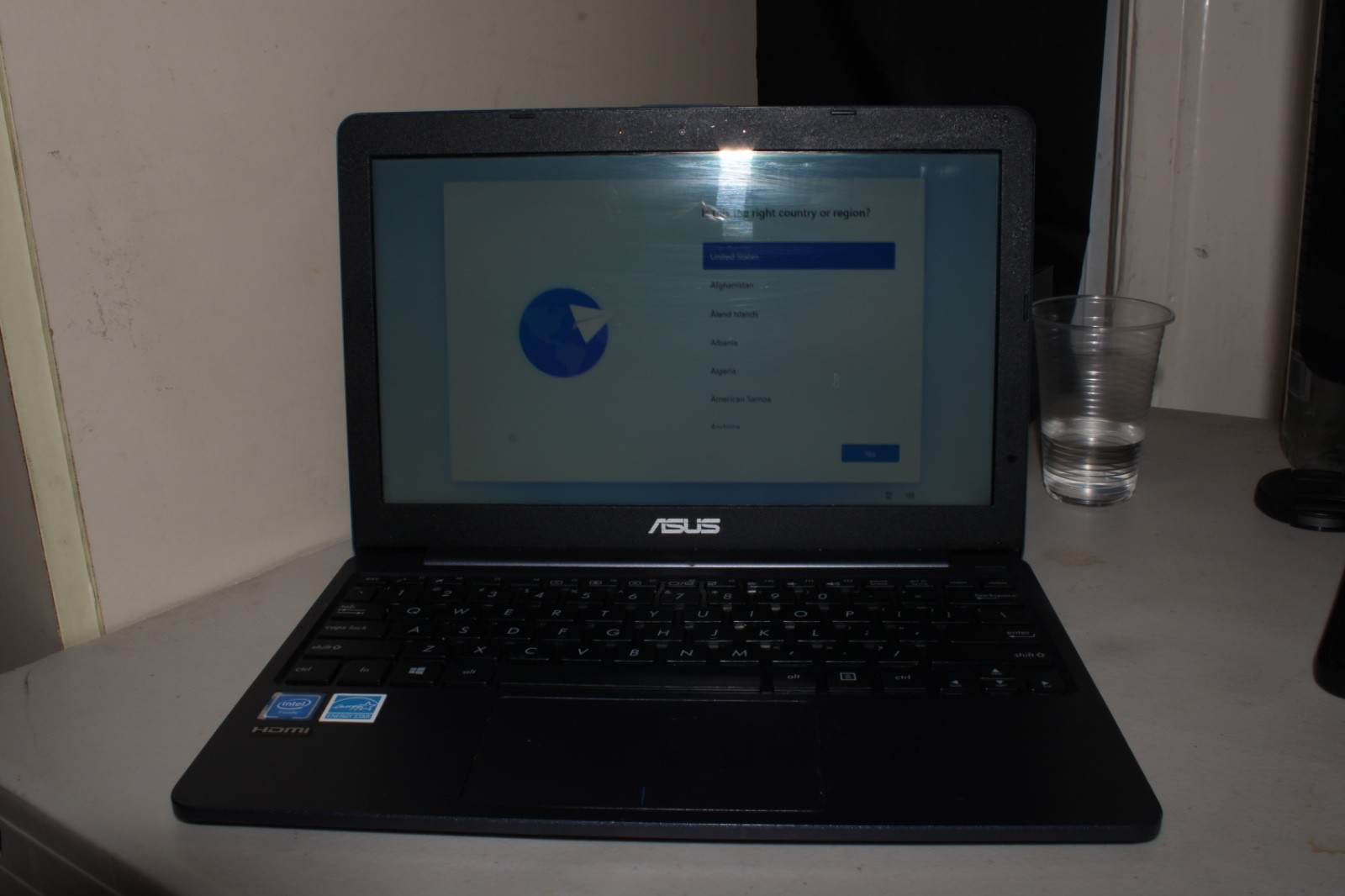 ASUS L203M 11.6 Intel Celeron-N4000@1.1GHz 4GB RAM Intel UHD Graphics 64 GB