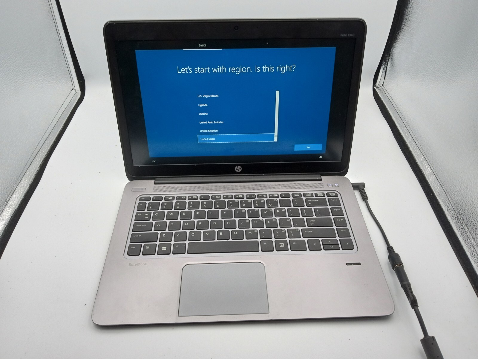 HP EliteBook 1040 G2 14″ Laptop Intel i7-5600U 4GB 128GB W10 – BAD BATTERY -RR