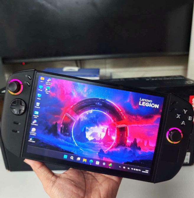 Ryzen Z2 Gaming Handheld PC 32GB 1TB 8.8″ OLED 144Hz – Legion Go 2
