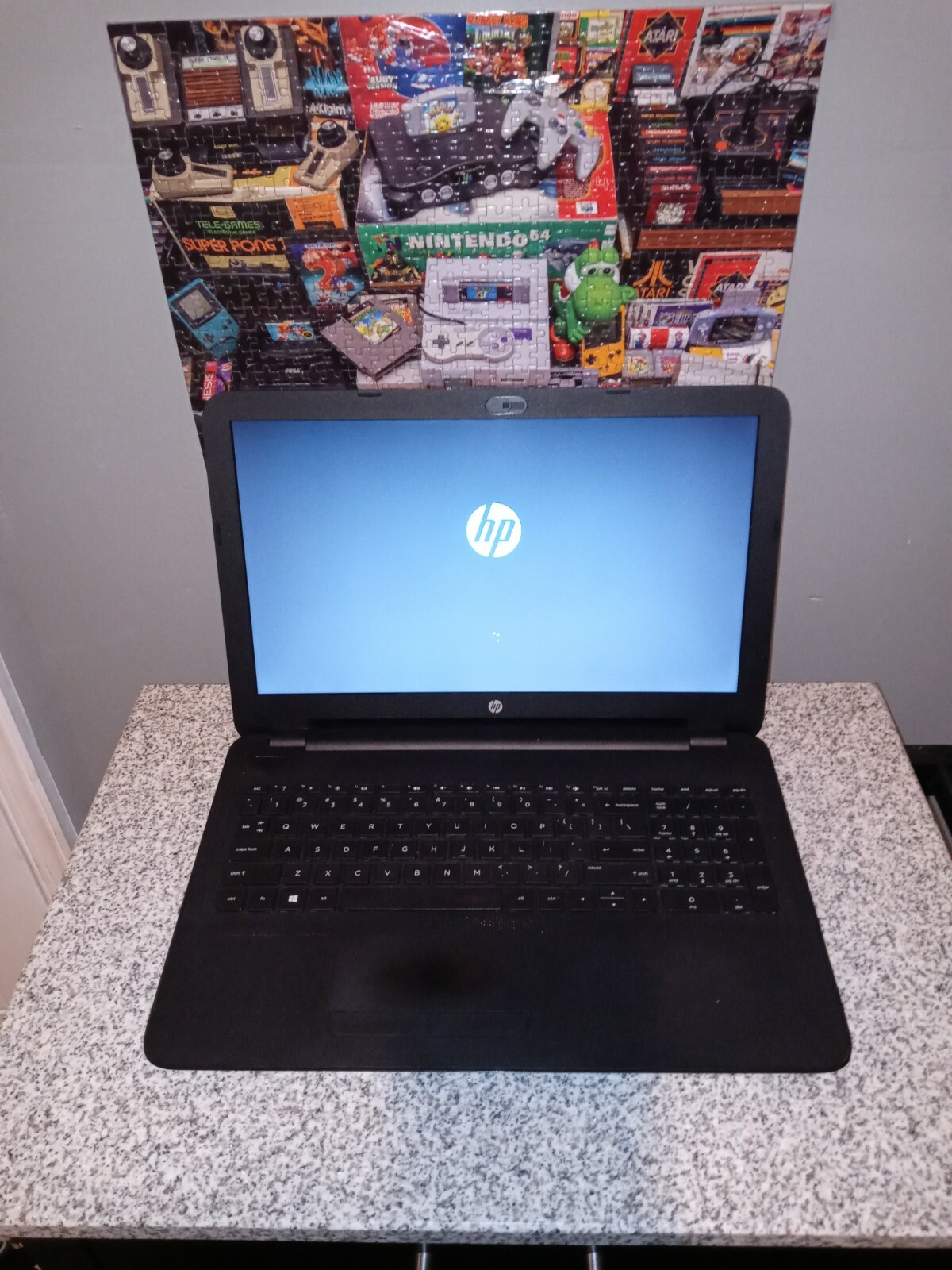 HP 15-af012nr Notebook 15.6″ AMD E1-6105 8GB / 240 GB Windows 10 w/Charger