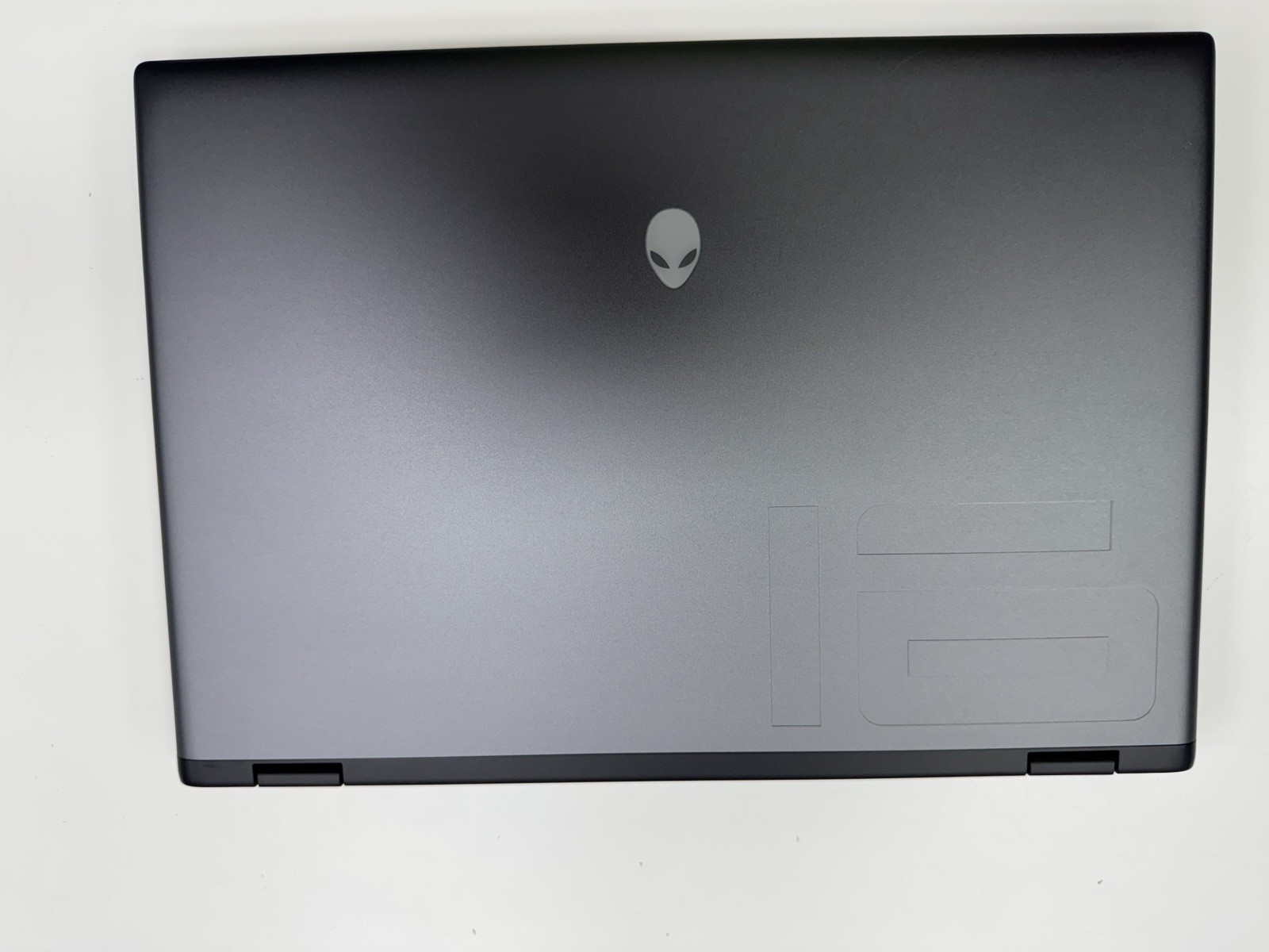 Dell Alienware M16 R2 QHD+ 240Hz 3.8 GHz Ultra 7 155H 16GB 1TB SSD RTX 4070 Good