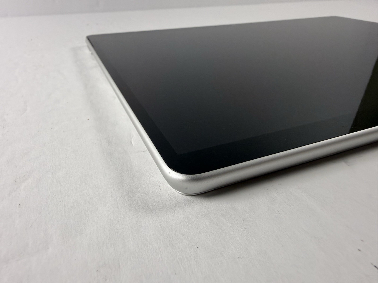 Microsoft Surface Pro 8 1982 13″ I7-1185G7 16GB 256GB SSD 2-in-1 Touch Screen