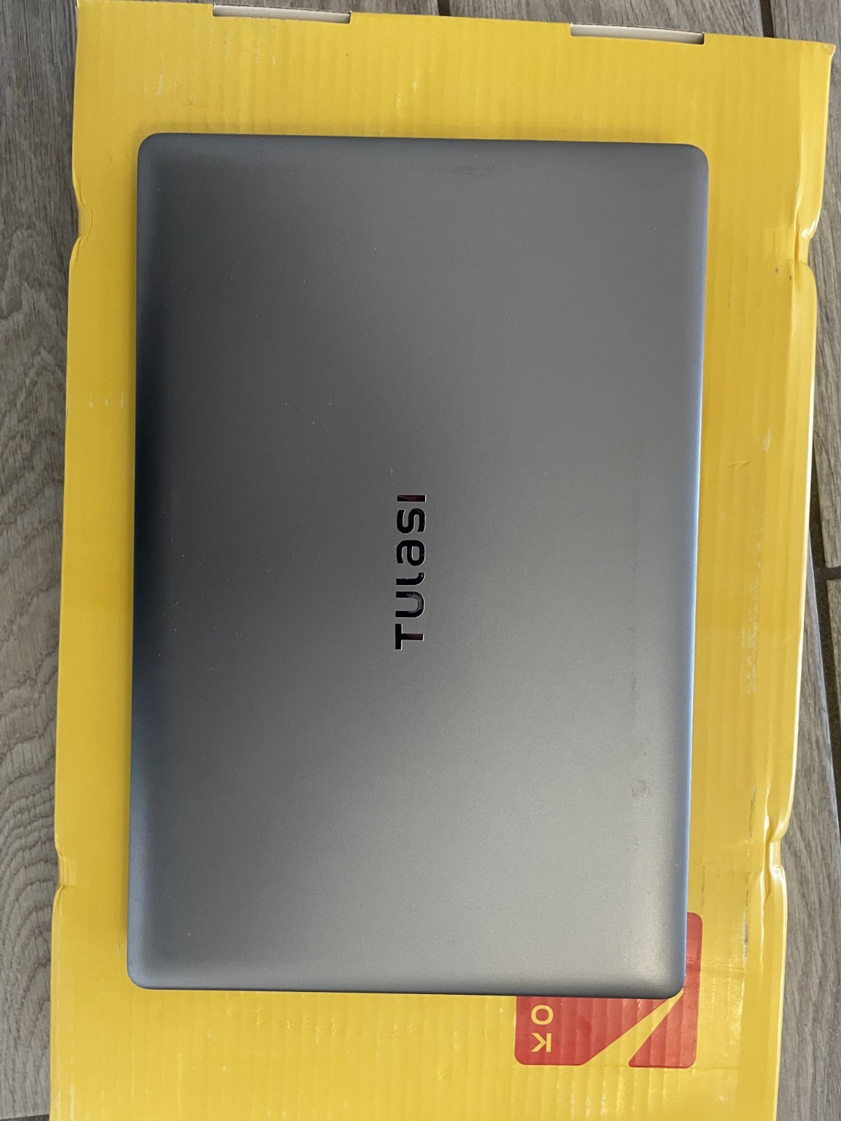 NOT WORKING Tulasi Laptop 8GB LPDDR4X RAM 256GB 14in