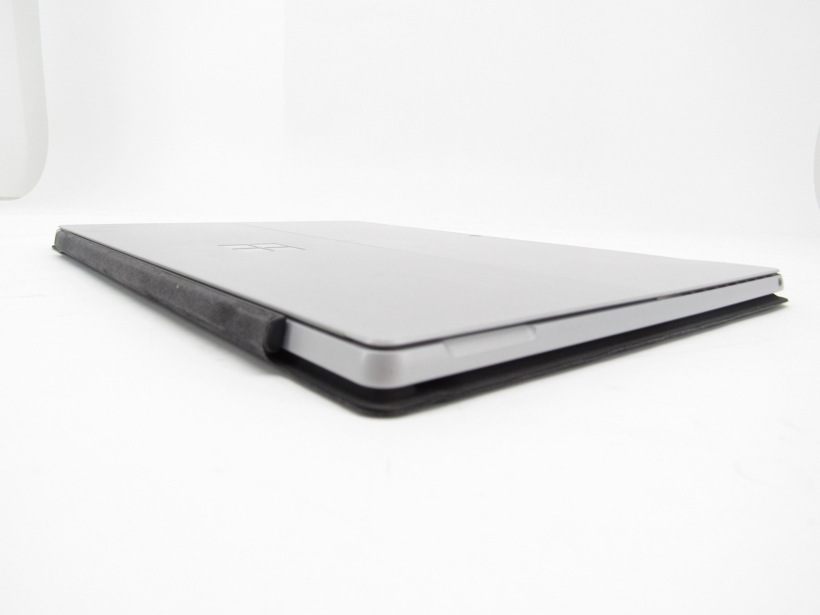 Microsoft Surface Pro 5 1796 12″ i7-7660U 2.50Ghz 8GB RAM 256GB NVMe No OS/AC