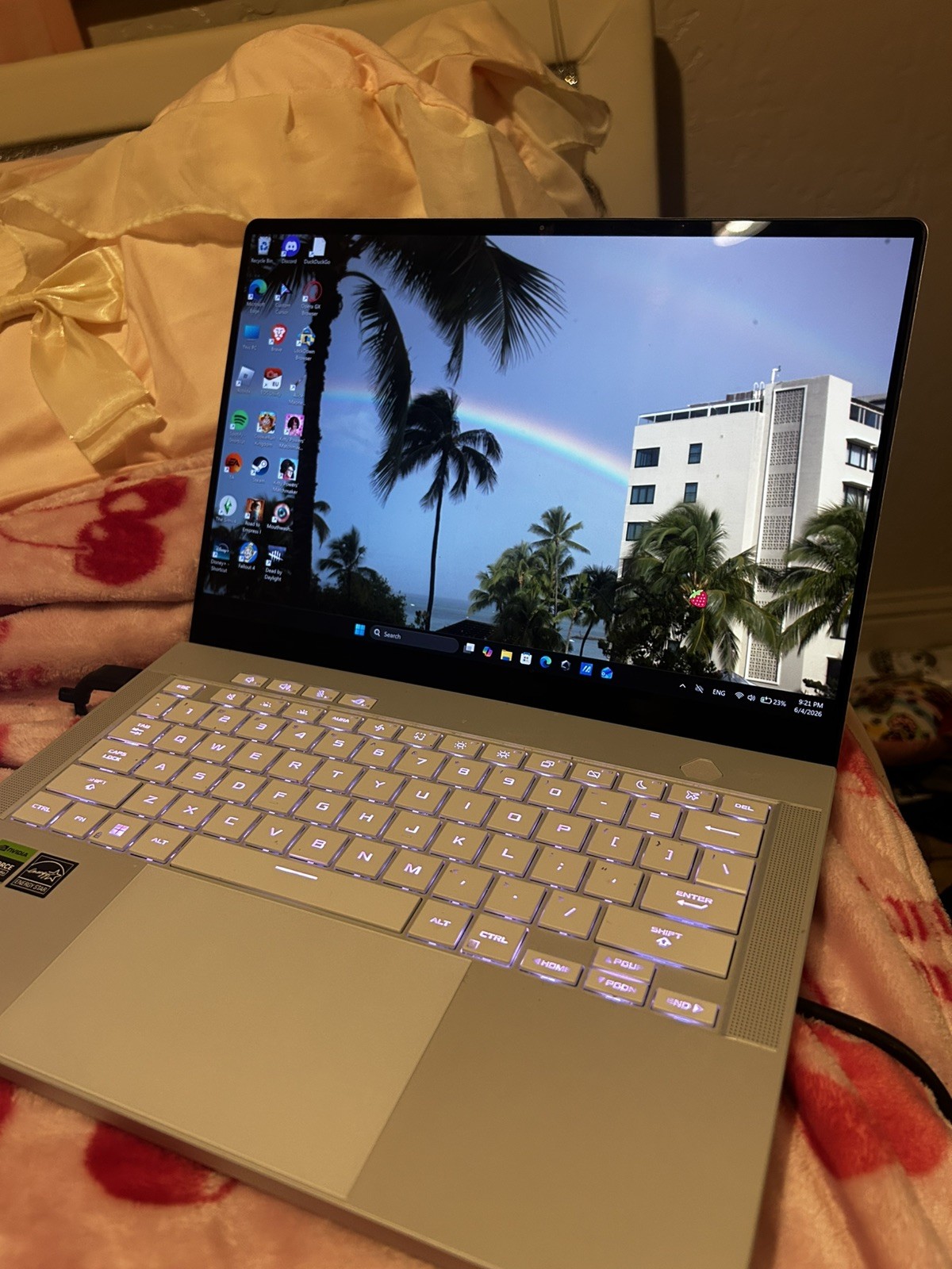 ASUS ROG Zephyrus G14 14” OLED 3K 120Hz Gaming Laptop (Platinum White)