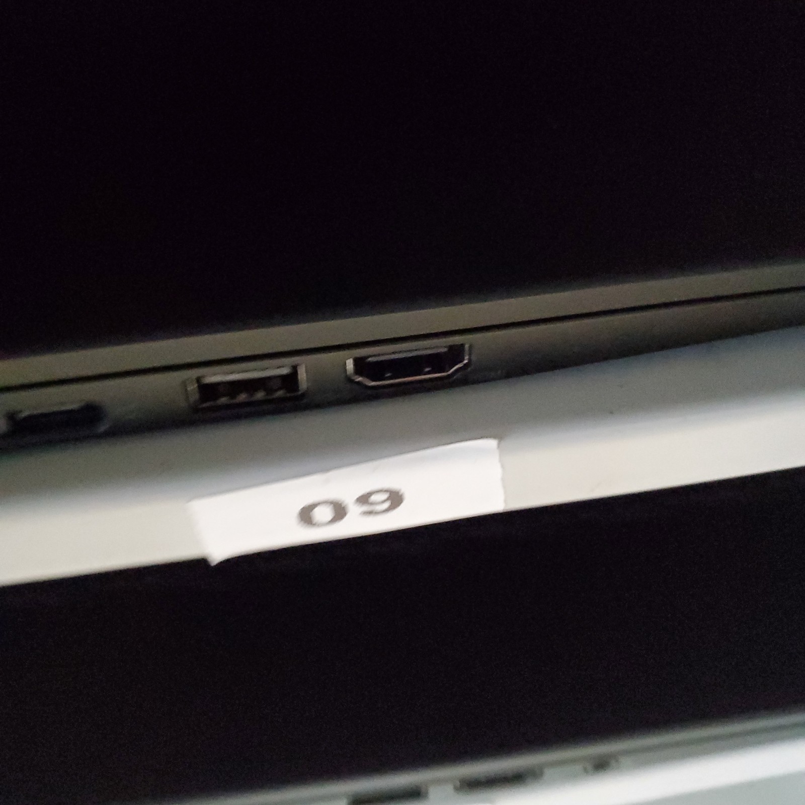 Lenovo ThinkPad X1 Carbon 6th GEN Core i7-8550U 1.8GHz 8GB RAM 256GB SSD NO OS