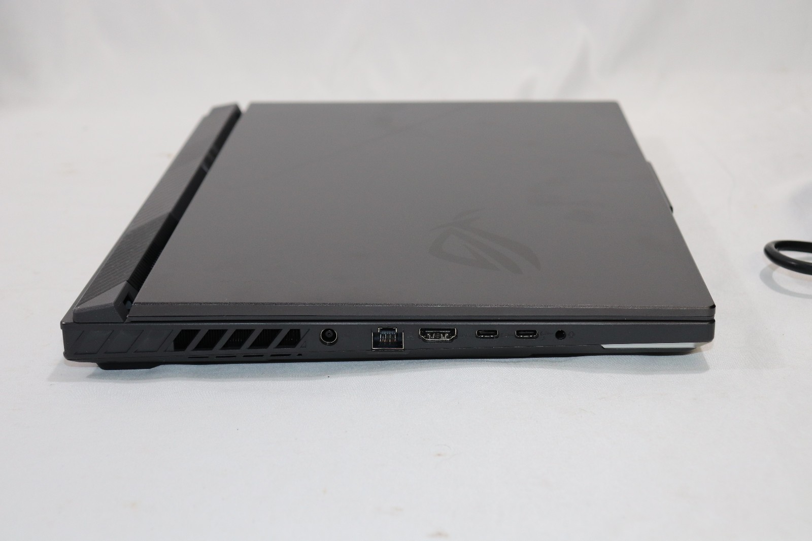 Asus ROG Strix G16 G614FM 16″ Ryzen 9 9955HX 2.5GHz 16GB 1TB GeForce RTX 5060